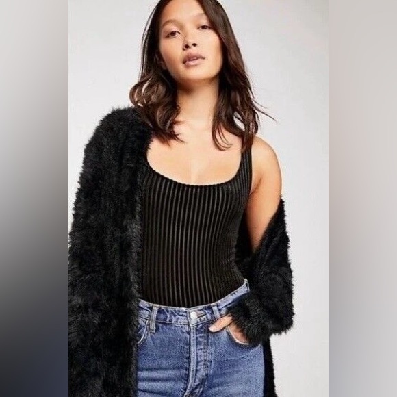 29. NWOT Free People Faux Fur Cardigan - Picture 3 of 5